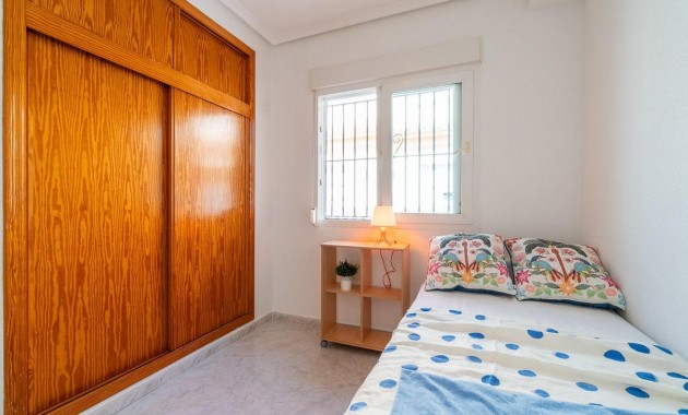 Sale - Chalet -
Orihuela Costa - Playa Flamenca