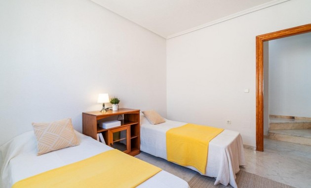 Sale - Chalet -
Orihuela Costa - Playa Flamenca