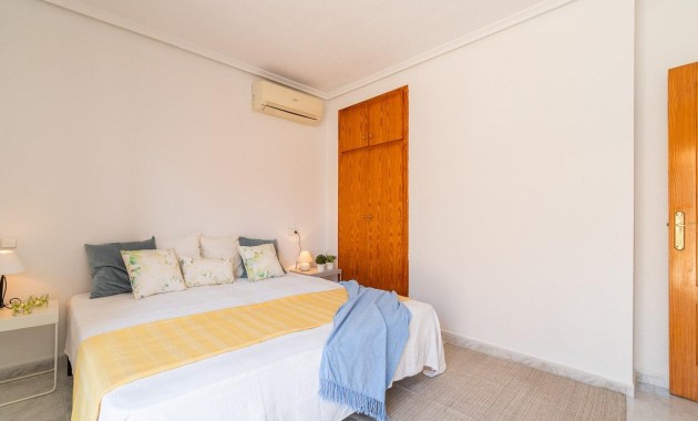 Sale - Chalet -
Orihuela Costa - Playa Flamenca