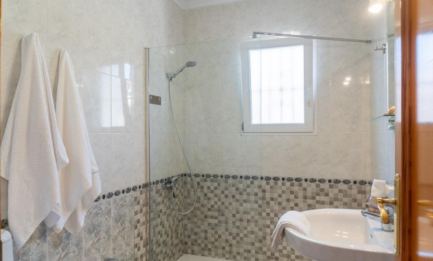 Sale - Chalet -
Orihuela Costa - Playa Flamenca