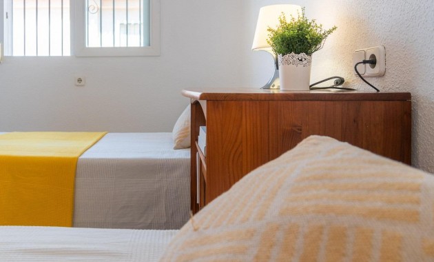 Sale - Chalet -
Orihuela Costa - Playa Flamenca