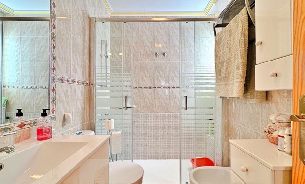 Resale - Wohnung -
Orihuela Costa - La Zenia