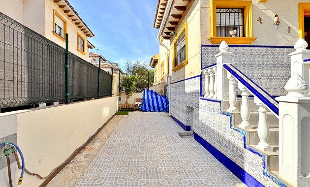 Resale - Townhouse -
Orihuela Costa - La Campana