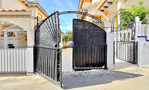 Resale - Townhouse -
Orihuela Costa - La Campana