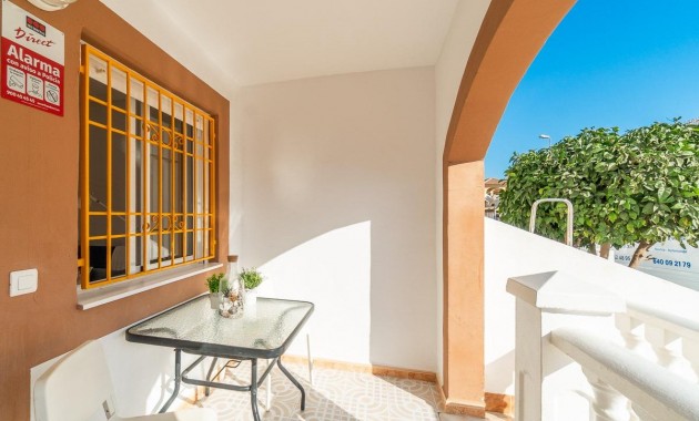 Resale - Terraced house -
Torrevieja - El limonar