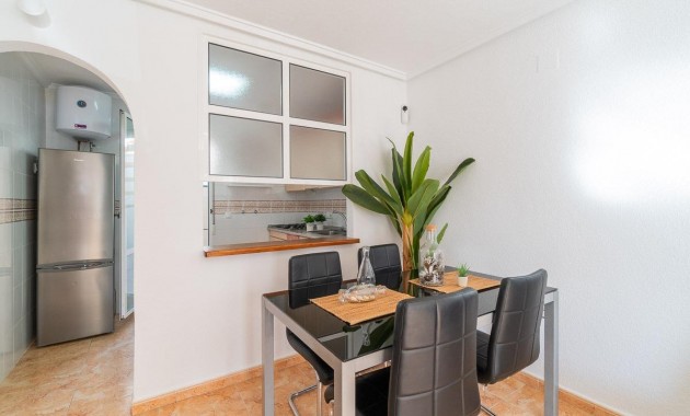 Resale - Terraced house -
Torrevieja - El limonar