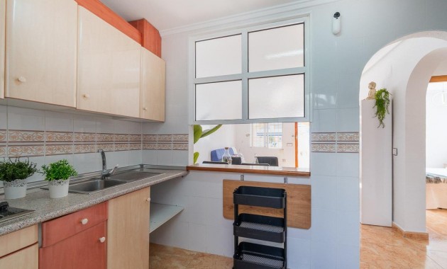 Resale - Terraced house -
Torrevieja - El limonar