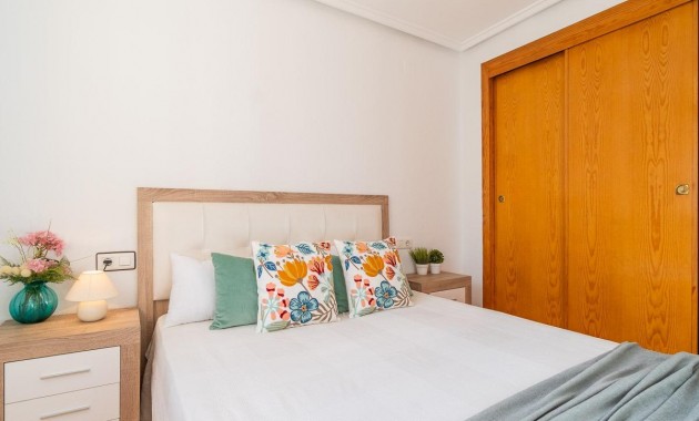 Resale - Terraced house -
Torrevieja - El limonar