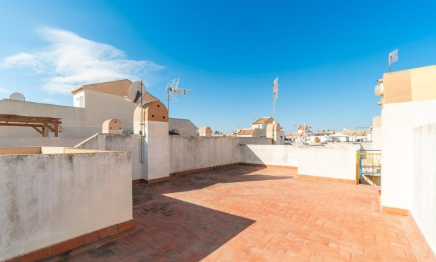 Resale - Terraced house -
Torrevieja - El limonar