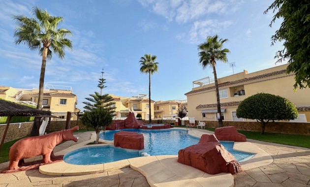 Resale - Adosado -
Orihuela - Villamartin