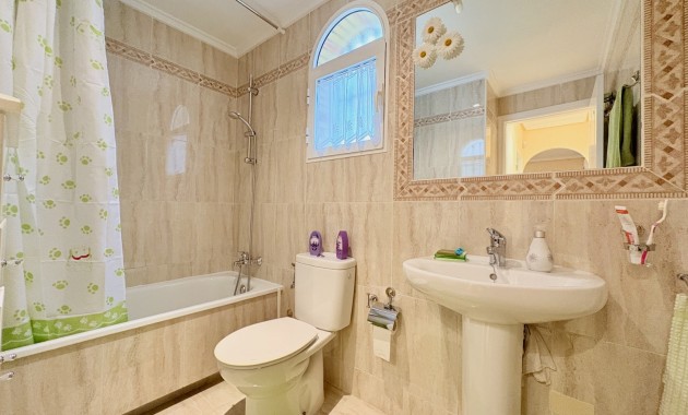 Resale - Adosado -
Orihuela - Villamartin