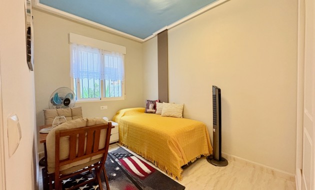 Resale - Adosado -
Orihuela - Villamartin