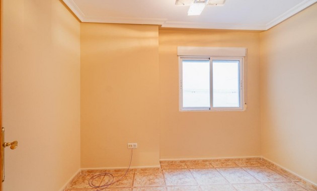 Resale - Wohnung -
Torrevieja - Centro