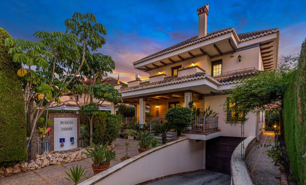 Resale - Villa -
Torrevieja - La Veleta