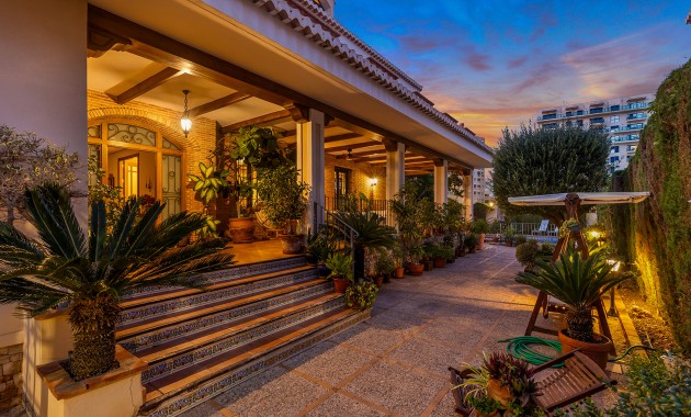 Resale - Villa -
Torrevieja - La Veleta