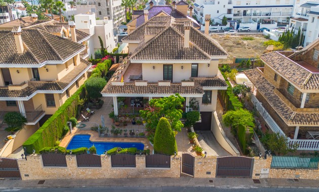 Resale - Villa -
Torrevieja - La Veleta