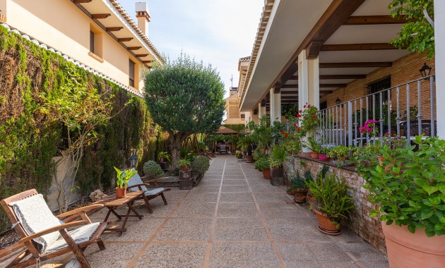 Resale - Villa -
Torrevieja - La Veleta