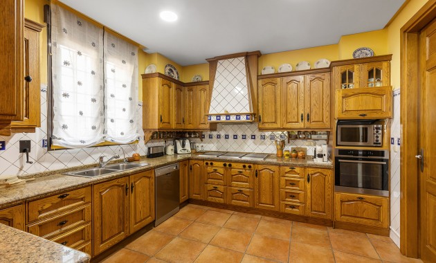 Resale - Villa -
Torrevieja - La Veleta