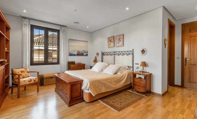 Resale - Villa -
Torrevieja - La Veleta