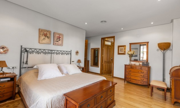 Resale - Villa -
Torrevieja - La Veleta