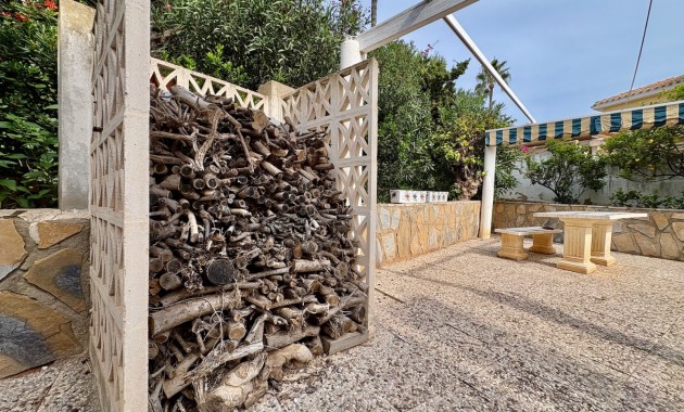 Resale - Villa -
Orihuela Costa - La Zenia