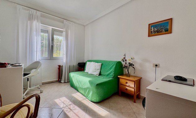 Resale - Villa -
Orihuela Costa - La Zenia