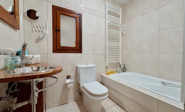 Resale - Villa -
Orihuela Costa - La Zenia