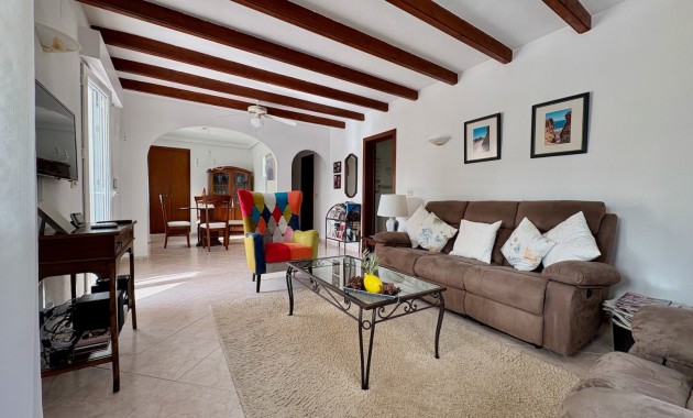 Resale - Villa -
Orihuela Costa - La Zenia