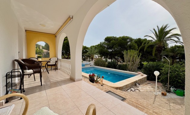 Resale - Villa -
Orihuela Costa - La Zenia