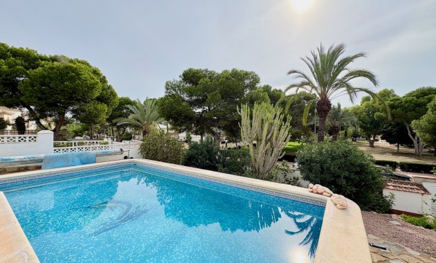 Resale - Villa -
Orihuela Costa - La Zenia