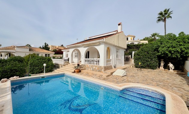 Resale - Villa -
Orihuela Costa - La Zenia