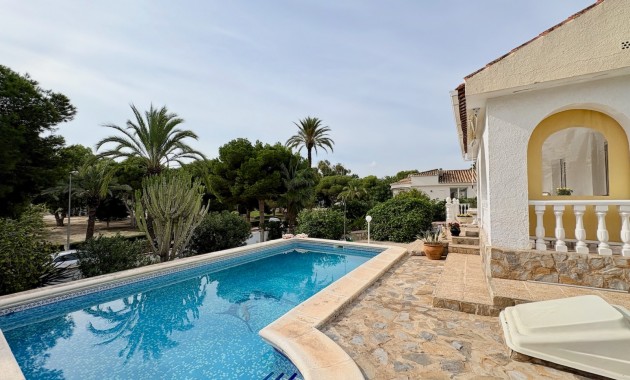 Resale - Villa -
Orihuela Costa - La Zenia