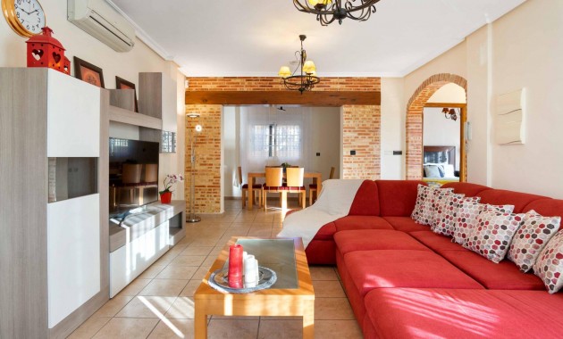 Resale - Villa -
Orihuela Costa - Las Mimosas