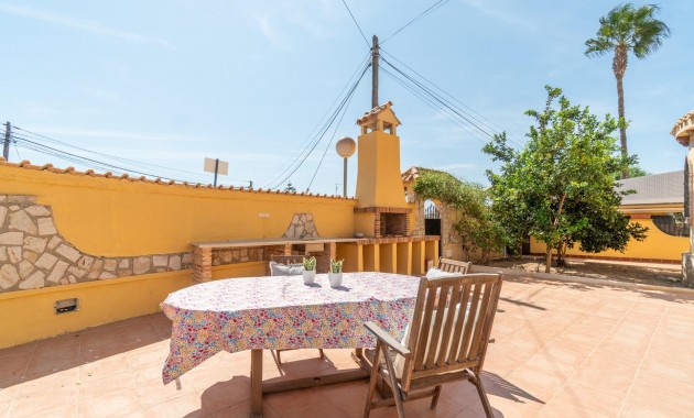 Resale - Villa -
Orihuela Costa - Las Mimosas