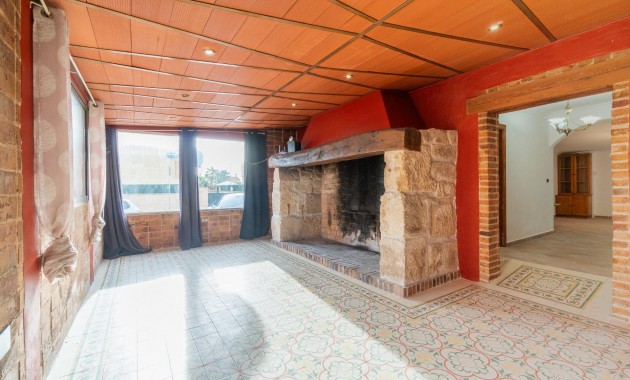 Resale - Villa -
Torrevieja - Los altos