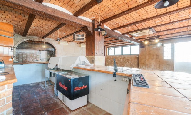 Resale - Villa -
Torrevieja - Los altos