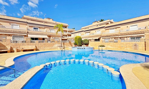 Resale - Townhouse -
Orihuela Costa - Villamartin