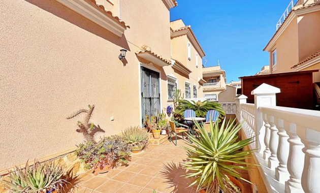 Resale - Townhouse -
Orihuela Costa - Villamartin