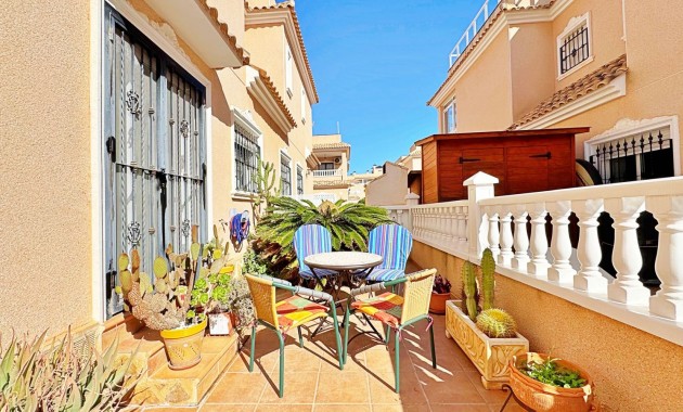 Resale - Townhouse -
Orihuela Costa - Villamartin