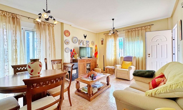 Resale - Townhouse -
Orihuela Costa - Villamartin
