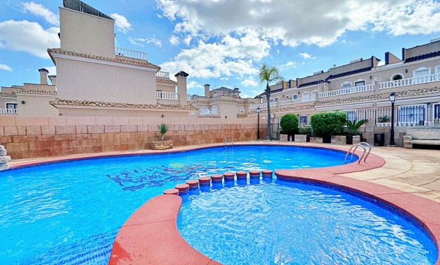 Resale - Townhouse -
Orihuela Costa - Villamartin