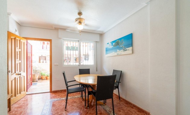 Resale - Terraced house -
Orihuela Costa - Playa Flamenca