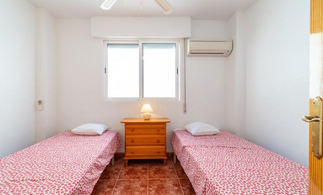 Resale - Terraced house -
Orihuela Costa - Playa Flamenca