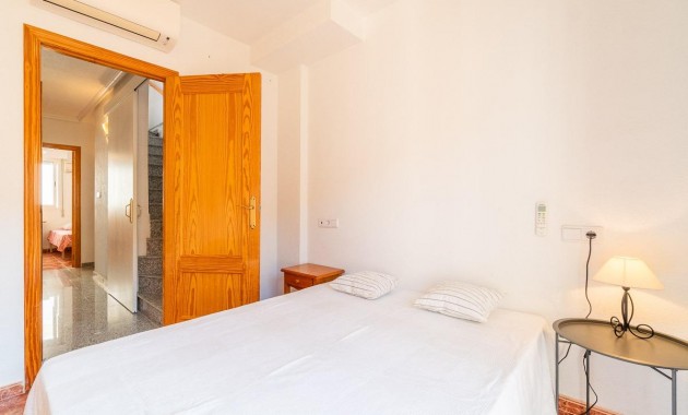 Resale - Terraced house -
Orihuela Costa - Playa Flamenca