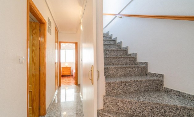 Resale - Terraced house -
Orihuela Costa - Playa Flamenca