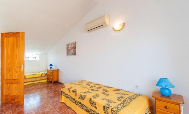 Resale - Terraced house -
Orihuela Costa - Playa Flamenca