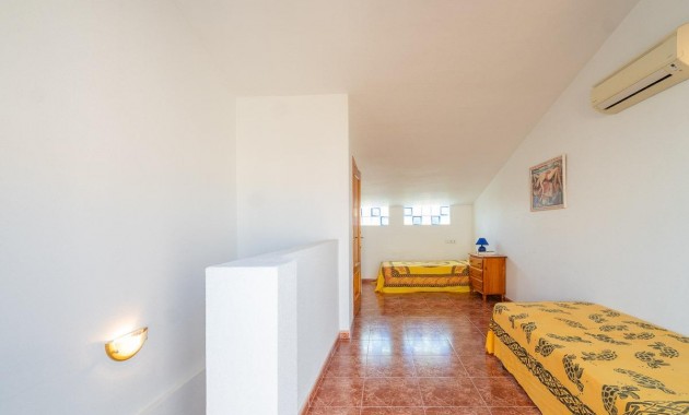 Resale - Terraced house -
Orihuela Costa - Playa Flamenca