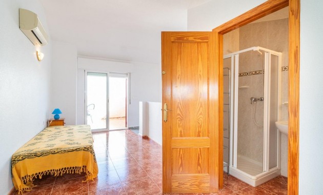 Resale - Terraced house -
Orihuela Costa - Playa Flamenca