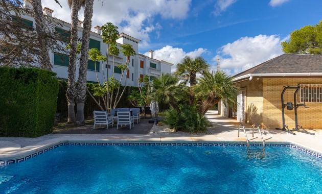 Venta - Villa -
Orihuela Costa - Las Filipinas