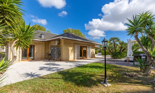 Venta - Villa -
Orihuela Costa - Las Filipinas